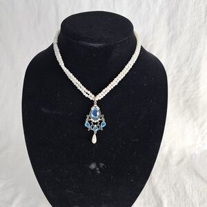 Elegant Blue and Silver Pendant Necklace